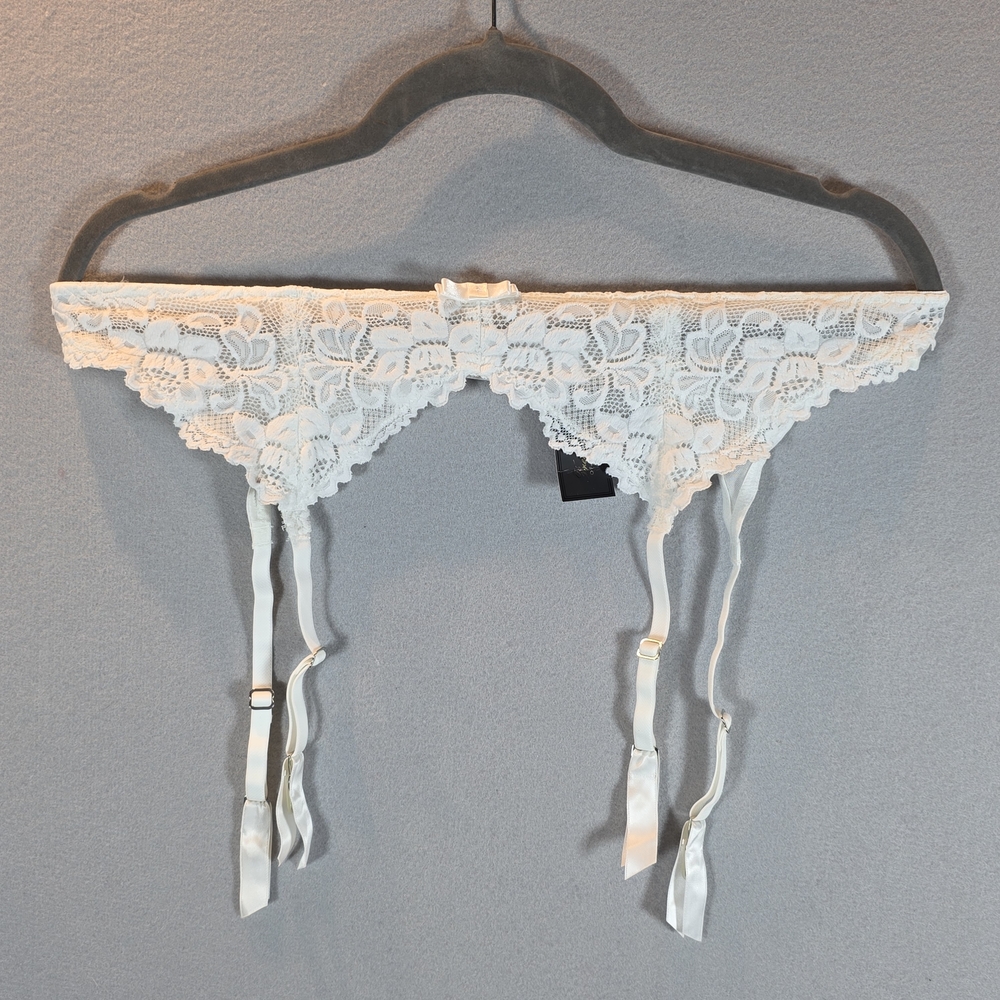 Frederick's of Hollywood Lace Garter Belt in Cream Size L/XL NWT